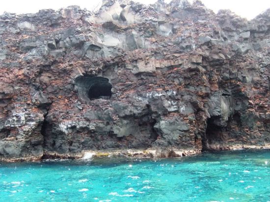 ハワイ島　溶岩洞窟アドベンチャー&シュノーケリングツアー＜ケアラケクア湾またはサウスコナ人気スポット／日本語ガイド在籍＞