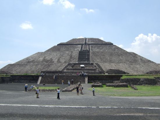 世界遺産テオティワカン早朝観光ツアー＜英語ガイド／メキシコ・シティ発／テキーラ試飲付き＞