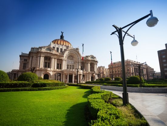 メキシコシティの2大博物館周遊ツアー！国立人類学博物館＆テンプロ・マヨール博物館　メキシコ・シティの市内観光付き＜1日／英語ガイド／メキシコシティ発＞