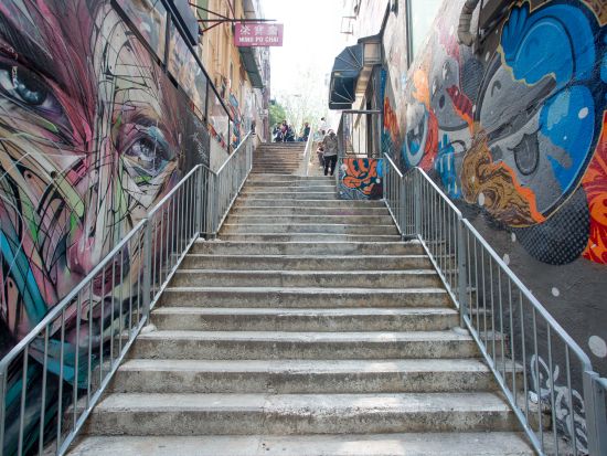 女子旅フォトジェニック香港ツアー　カラフルなオールドセントラル　壁画アート巡り ＜貸切／終日／日本語ガイド／空港送迎オプション有＞