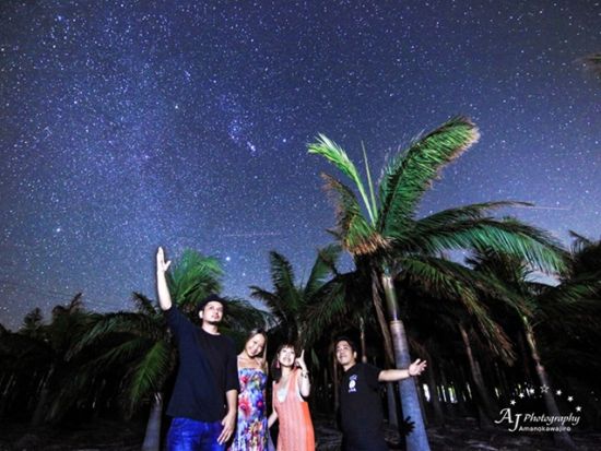 星空フォトツアー TV番組にも画像や映像を提供するプロのフォトグラファー「天の川次郎」が星空と一緒に記念撮影！クオリティーにこだわる方から高評価＜石垣島＞