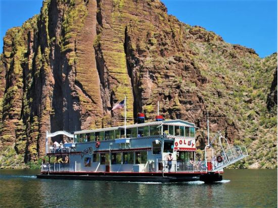 アパッチトレイル観光ツアー 蒸気船クルーズ乗船＆ロスト・ダッチマン州立公園＜英語ガイド／フェニックス・スコッツデールまたはその周辺エリア発＞