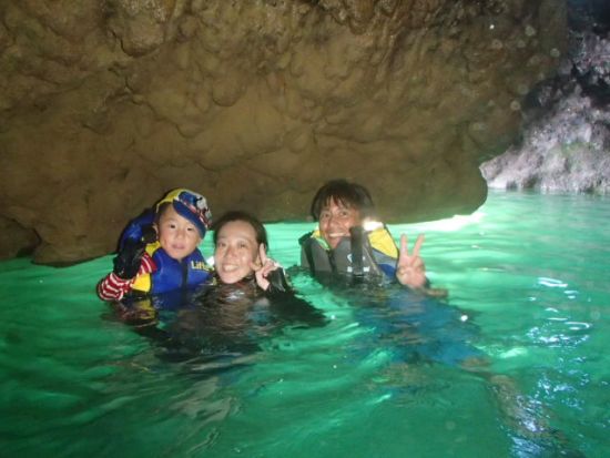 パンプキン鍾乳洞ツアー島随一のパワースポットを大冒険！自然の神秘を満喫するツアー＜写真付き／少人数制／宮古島＞