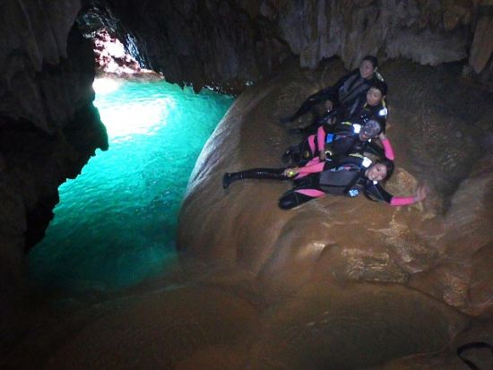 パンプキン鍾乳洞ツアー島随一のパワースポットを大冒険！自然の神秘を満喫するツアー＜写真付き／少人数制／宮古島＞