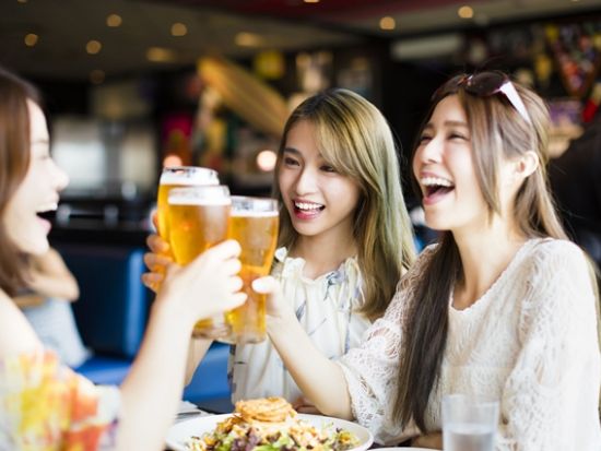 【貸切】香港ナイトツアー　ビクトリアピーク夜景観賞＋タイムズスクウェア＋蘭桂芳（ランカイフォン）＊空港送迎オプション有り＜日本語ガイド＞