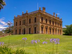 Australia_Adelaide_Martindale_Hall_shutterstock_619049807