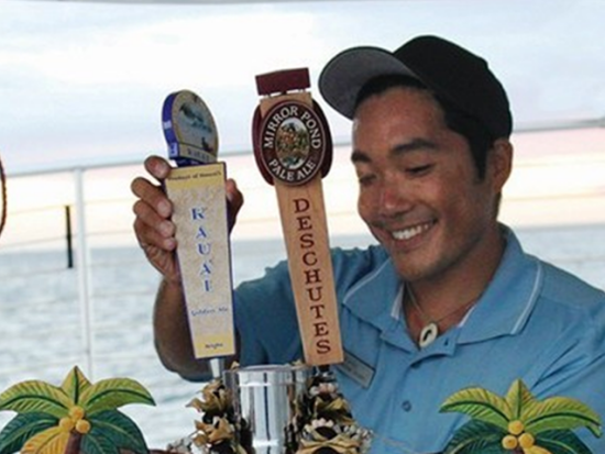 サンセットセーリング　ホヌラニ号　アルコール2杯＆ソフトドリンク飲み放題＆軽食付き＜ケワロ湾発＞