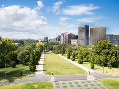 Australia_Melbourne_Shrine_of_Remembrance_123RF_37406900_M