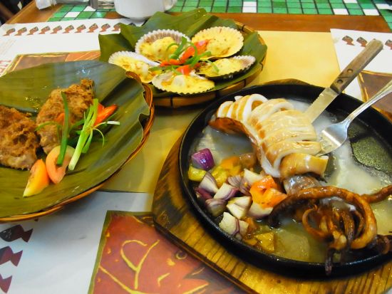 セブ2大モールから選べる！ショッピング（SMorアラヤ）＆地元人気レストラン「ライトハウス」でのフィリピン料理ディナー＜現地ガイド（日本語可）＞