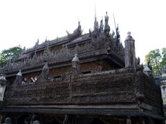 マンダレー・シュエナンドー僧院