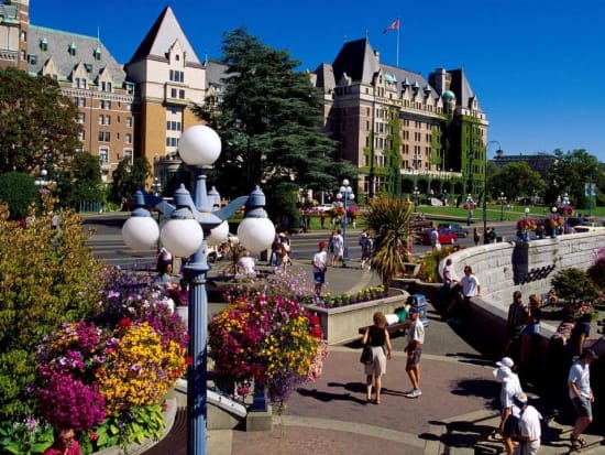 Victoria City And Butchart Gardens Tour With Ferry From Vancouver
