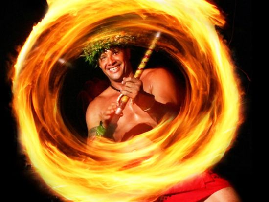 伝統ルアウ＆フラ・ハワイアンショー　ハワイ・ロア・ルアウ（フェアモント・オーキッド・ハワイ内）＜土催行／ブッフェ夕食／飲み放題／シェルレイ付＞