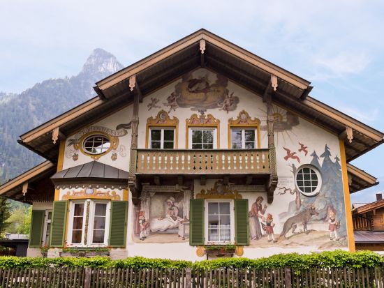 世界遺産：ノイシュバンシュタイン城＆リンダーホーフ城　日帰り観光ツアー ＜8時台出発／英語ガイド／ミュンヘン発＞