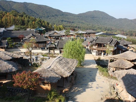 龍仁大長今パーク(旧MBCドラミア) ツアー ソウル市内の人気ロケ地を巡る1日プランあり＜半日・1日／日本語ガイド／貸切可／明洞または南大門市場解散＞