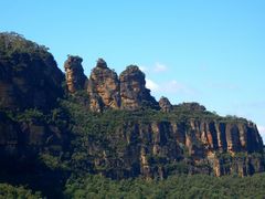 three sisters rock formation blue mountains