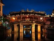 chua cau japanese bridge at night hoi an vietnam