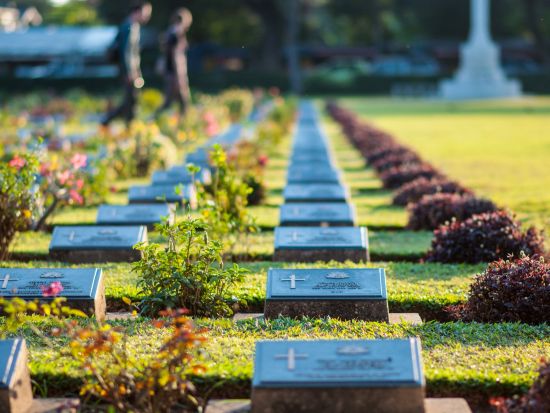 カンチャナブリ観光ツアー  泰麺鉄道乗車＋JEATH戦争博物館　＜1日／日本語ガイド／ビュッフェランチ／往復送迎＞