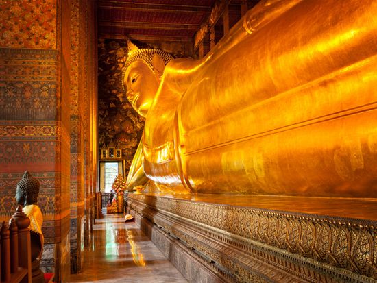 Thailand_Bangkok_Wat_Pho_Reclining_Gold_Buddha_shutterstock_98302424