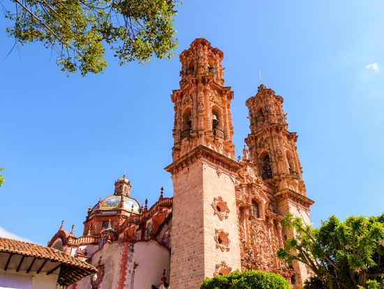 メキシコシティ郊外の魔法の村「タスコ」＋世界遺産クエルナバカ大聖堂 終日観光ツアー！銀鉱山訪問プランあり＜混載／1日／英語ガイド／メキシコシティ発＞