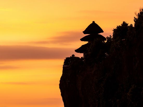 バリ島 1日観光ツアー　ウルワツ寺院＆テガララン（棚田）＆ゴア・ガジャ遺跡＆ケチャックダンス観賞 ＜昼食＆夕食付き／日本語ガイド＞