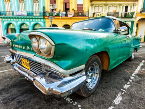 クラシックカー乗車ツアー (ハバナ　市内観光) | キューバの観光・オプショナルツアー専門 VELTRA(ベルトラ)