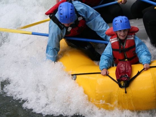 カナナスキス川　ラフティング体験ツアー ＜5～9月／英語ガイド／バンフ発＞