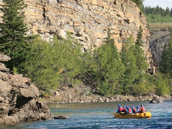 ボウ川　ラフティング体験 ＜5～9月／英語ガイド／バンフ発＞