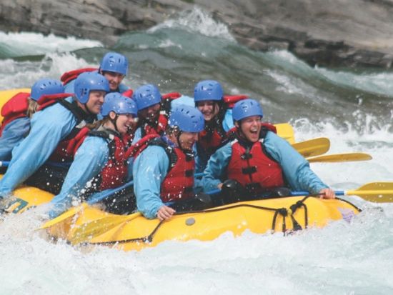 ボウ川　ラフティング体験 ＜5～9月／英語ガイド／バンフ発＞