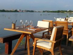 Dinning-by-Saigon-Riverside-960x1149
