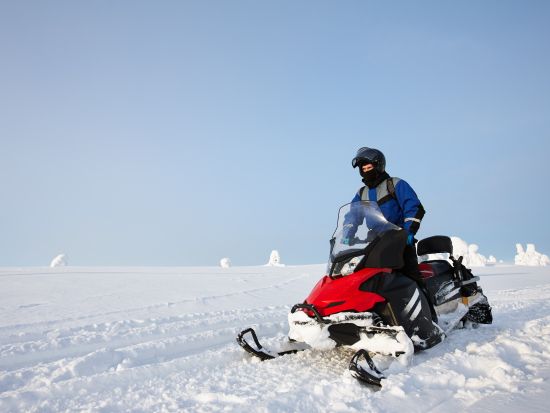 スノーモービル体験ツアー　お試し操縦体験付き ＜11～4月／日本語または英語ガイド＞