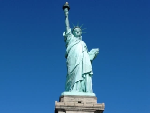 ニューヨーク自由の女神観光ツアー リバティ島上陸＋ブルックリン橋 