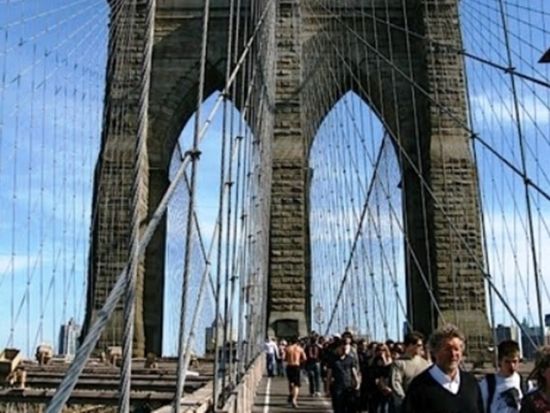 ニューヨーク自由の女神観光ツアー　リバティ島上陸＋ブルックリン橋ぶらり散歩＋ダンボ地区　チェルシーマーケット解散プランあり＜4・8時間／日本語ガイド／貸切＞