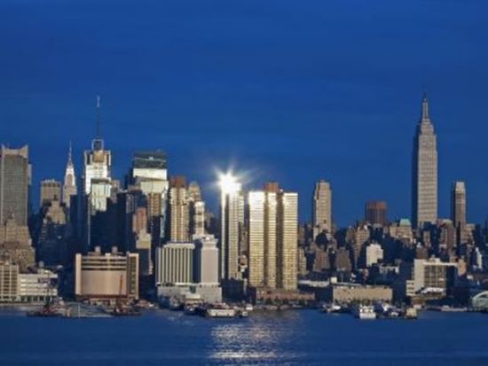 ウッドベリーアウトレットショッピング日帰りツアー＜1日／日本語ガイド／貸切＞