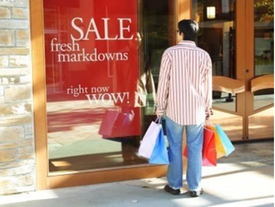 ウッドベリーアウトレットショッピング日帰りツアー＜1日／日本語ガイド／貸切＞