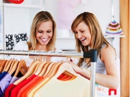 ウッドベリーアウトレットショッピング日帰りツアー＜1日／日本語ガイド／貸切＞