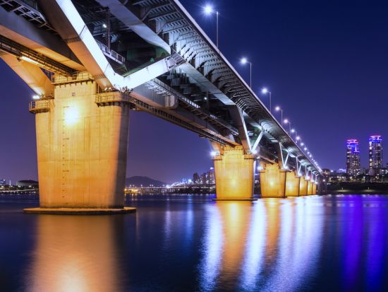 漢江ナイトクルーズ　ライブ演奏を楽しむ夜景観賞　タッカンマリの夕食付き＜日本語ドライバー／明洞解散＞