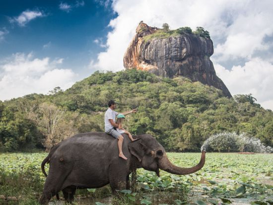 世界遺産キャンディ＆シーギリヤロック　1泊2日宿泊ツアー ＜貸切／キャンディ宿泊／日本語ガイド＞