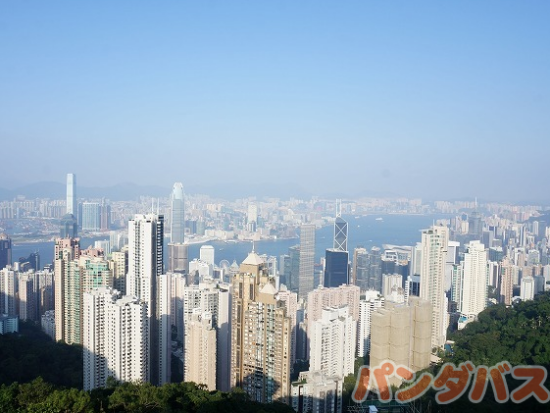 香港島まるごと1日観光ツアー　ミシュラン獲得の香港発点心専門店「添好運（ティム・ホー・ワン）」での飲茶ランチ付き＜日本語ガイド／昼食／香港発＞