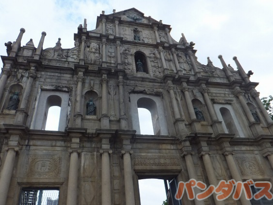 【香港発】世界遺産マカオ 1日観光ツアー コタイ地区カジノホテル見学＜日本語／エッグタルト／マカオ風ポルトガル料理付き＞