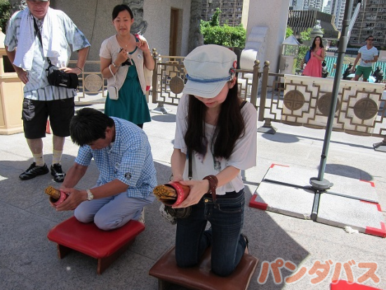 九龍開運めぐり 黄大仙（ウォンタイシン）おみくじ＆翡翠(ヒスイ）市場散策＜午後／日本語ガイド＞