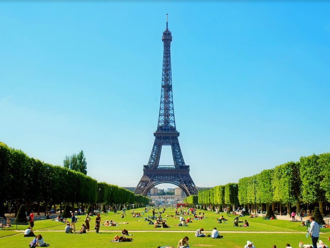 Lunch at the Eiffel Tower - PARISCityVISION
