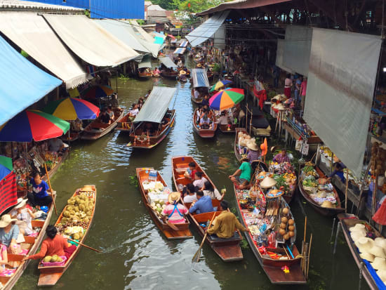 Thailand_Bangkok_Damnoen_Saduak_Floating_Market_shutterstock_689194033