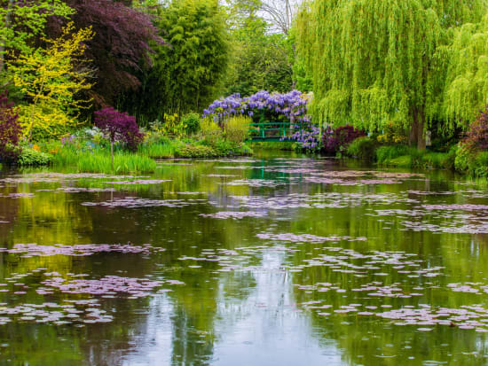 France_Giverny_Monet's_Garden_shutterstock_200927870