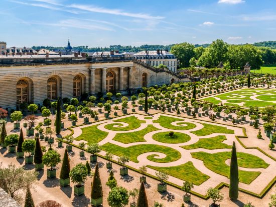 モネの庭園ジヴェルニー＆ベルサイユ宮殿　1日ツアー ＜4～10月／昼食付／英語ガイドまたは日本語オーディオガイド付＞