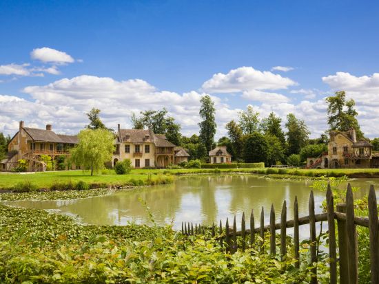 パリ市内 ⇔ ベルサイユ宮殿 往復シャトルバス＜半日または終日＞