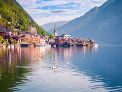 Austria_Hallstatt_See_Lake_District_shutterstock_522916930
