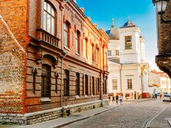 Estonia_Tallinn_Old_Town_Street_shutterstock_240420163