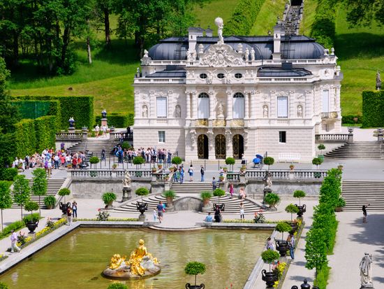 Germany_Bavaria_Linderhof_Palace_shutterstock_144442966