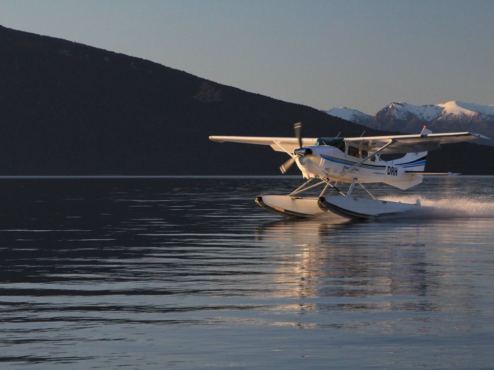 Te Anau Scenic Seaplane Flight Experience with Water Landing in