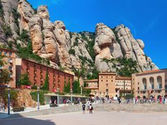 Spain_Monastery_Montserrat_shutterstock_455616130